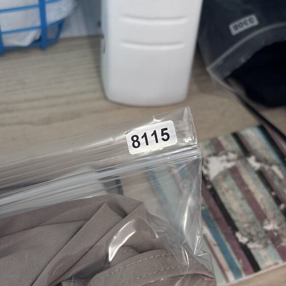 Eddie Bauer Pants Womens 12 Tan Ruched Leg Capri Stretch Thin GORP Hiking Trail - Picture 13 of 13